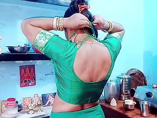 College fun with 18-year-old in the car featuring hot Indian bhabhi Apki Randi