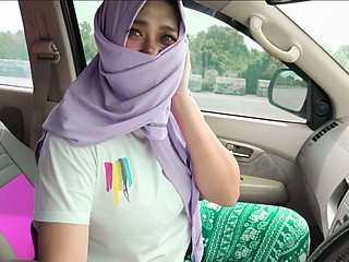 Viral Indonesian Hijab-wearing Student Sucking Dick in Car While Driving Challenge to Not Cum