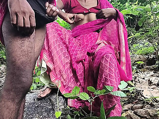 Jungle Mein Apni Biwi Ko Chodte Hue &ndash; Desi Bhabhi Ka Romantic Blowjob (Xtremee)