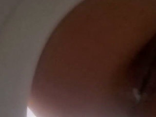 Bathroom-slave Voyeur Peeping on Bellealiz Peeing and Farting.