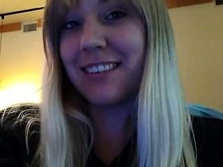 amateur blonde solo webcam