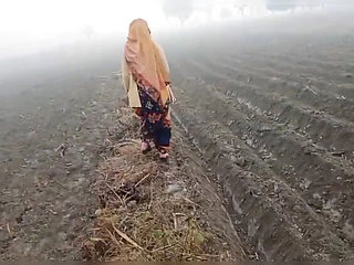 Desi Bhabhi Fucked Hard in Sugarcane Field &ndash; Hot Indian Village Sex
