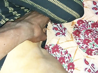 Beautiful Indian Sexy Aunty Ki Pussy Chudai