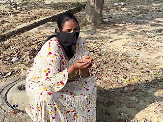 Admin fucks poor girl and takes advantage &ndash; Desi bhabhi big cock sex