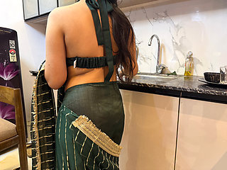 Bhabhi ne devar ko beer pila ke nashe ki halat mein sex Kiya rough sex