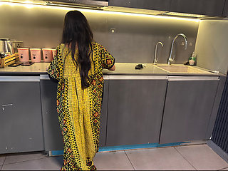 Bhatije ke sone per Chachi ne uske land ko Nikal ke blowjob diya