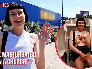 Delfine Flashes and Pees in Public